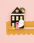 Haunted House Magnetic Needle Minder