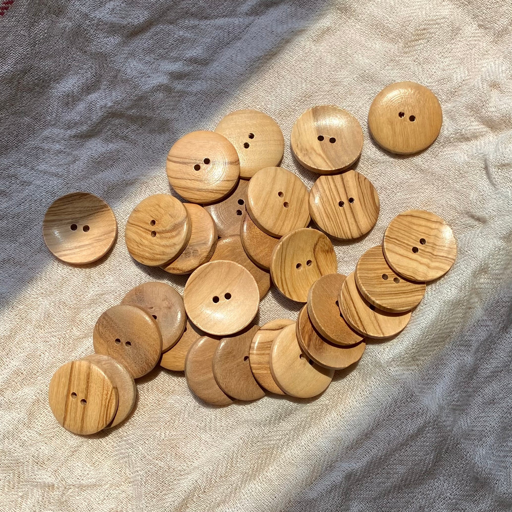 Wooden Buttons | Retrosaria