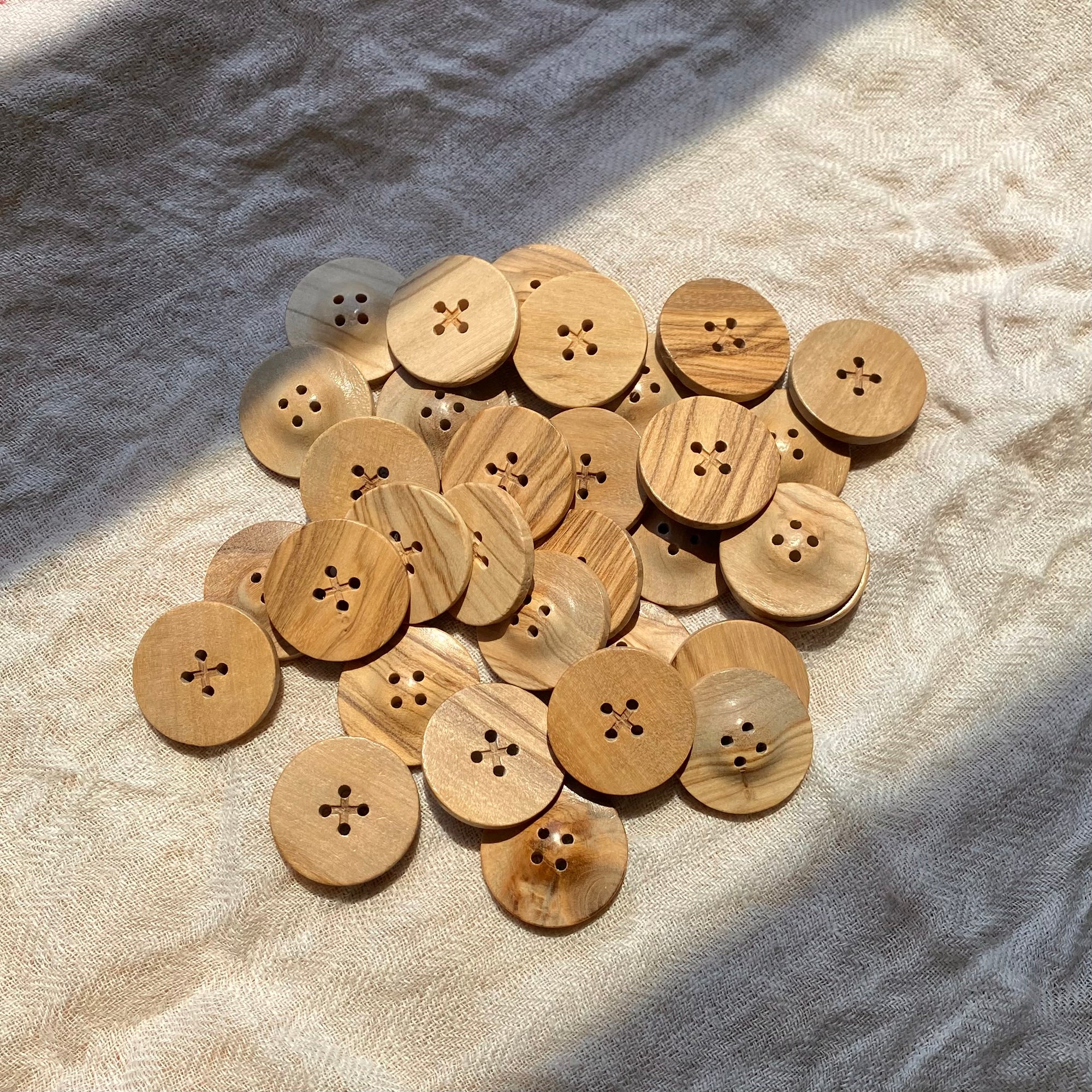 Wooden Buttons | Retrosaria