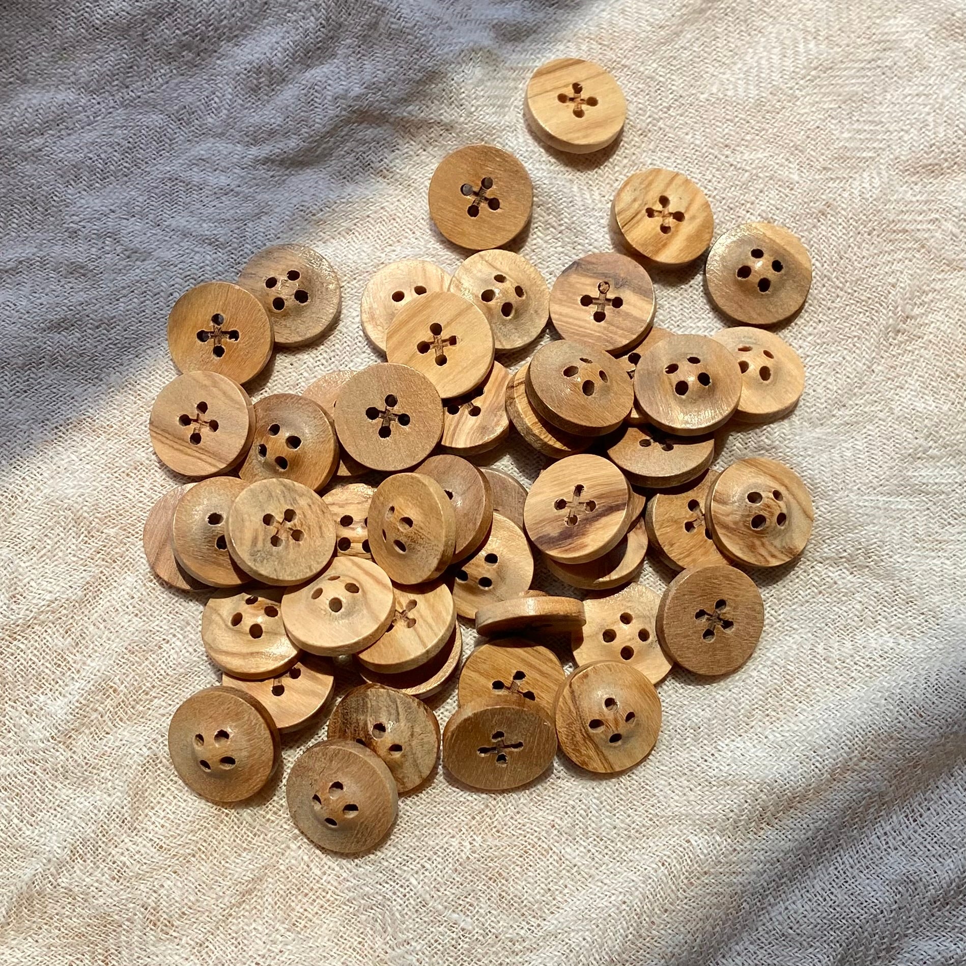 Wooden Buttons | Retrosaria