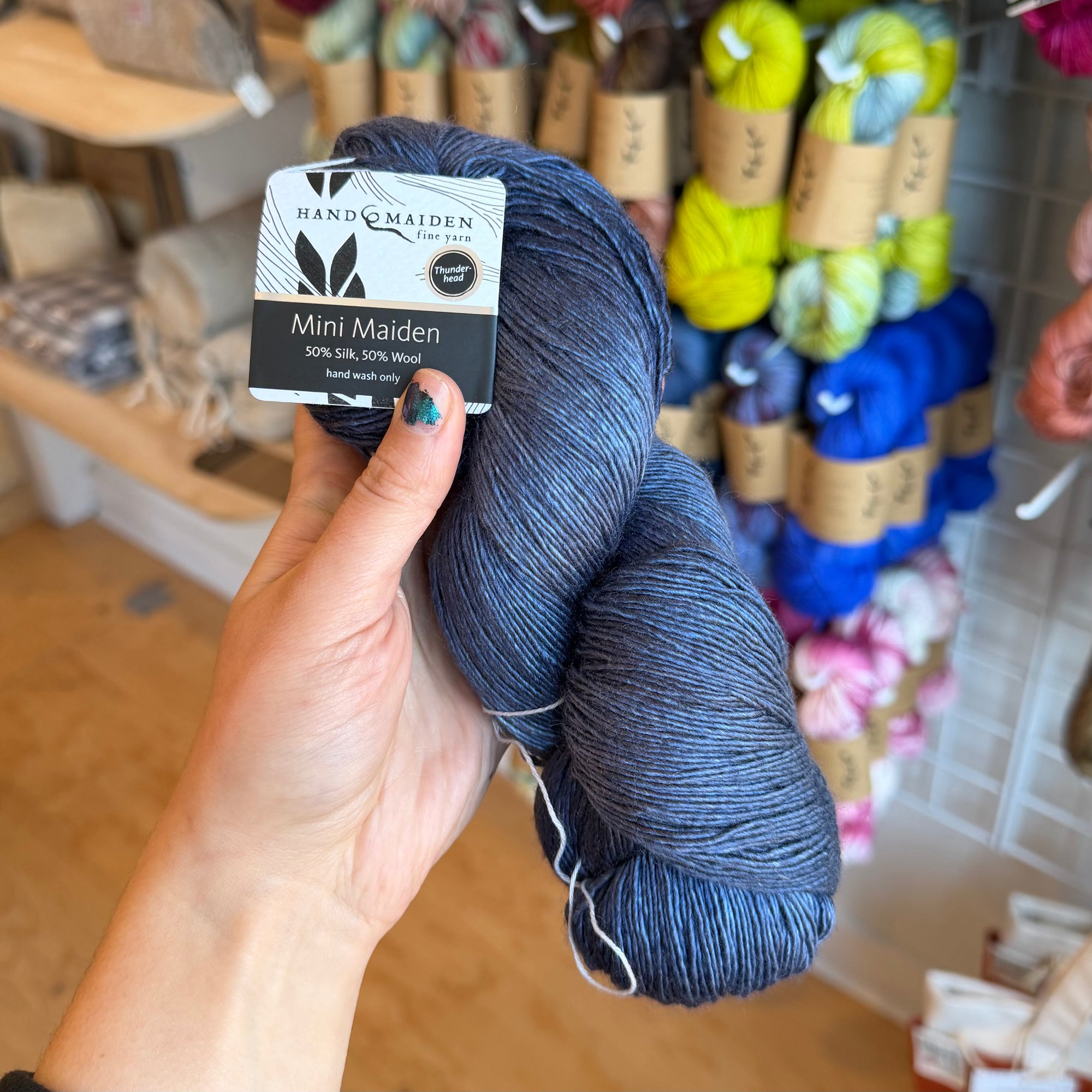 Mini Maiden | Handmaiden