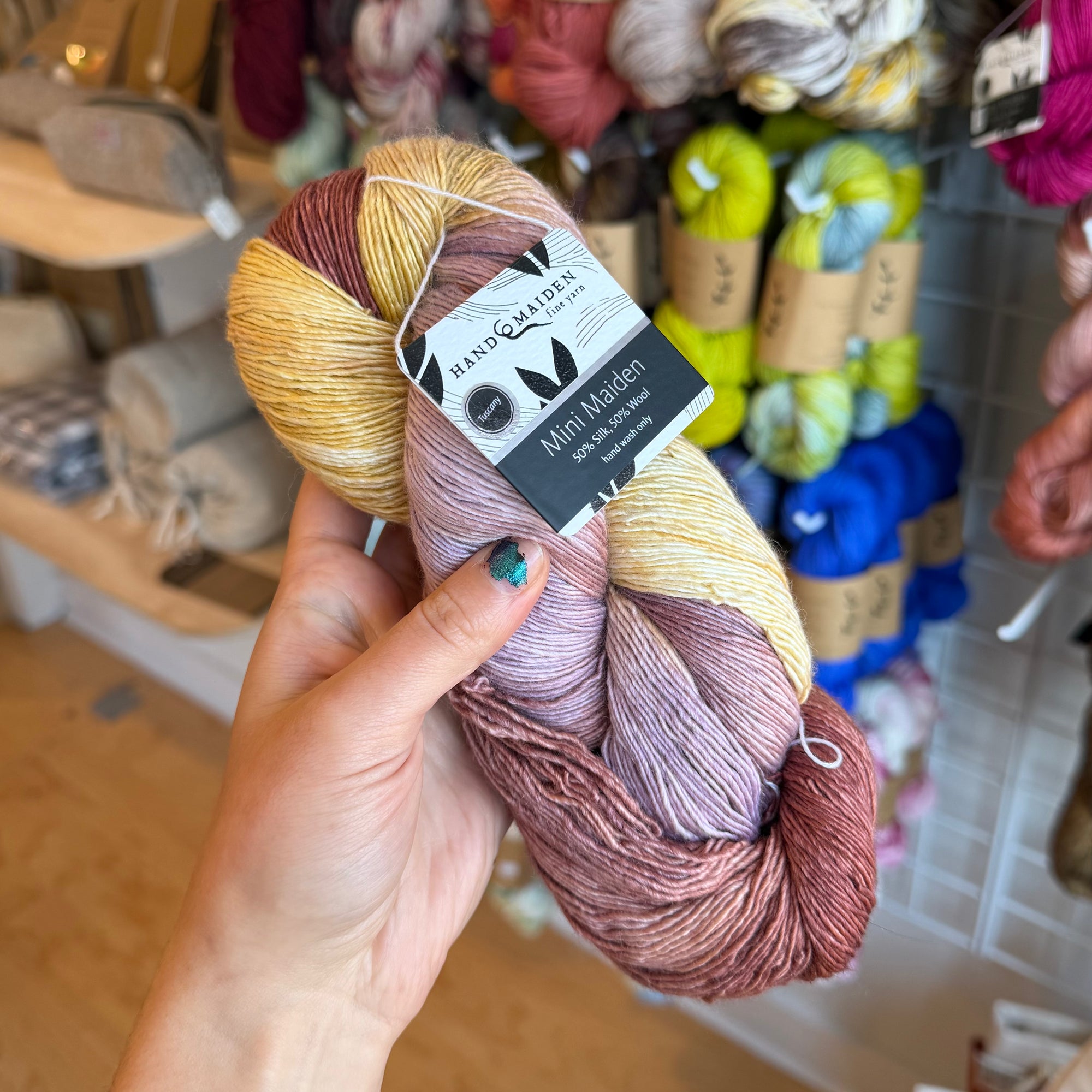 Mini Maiden | Handmaiden