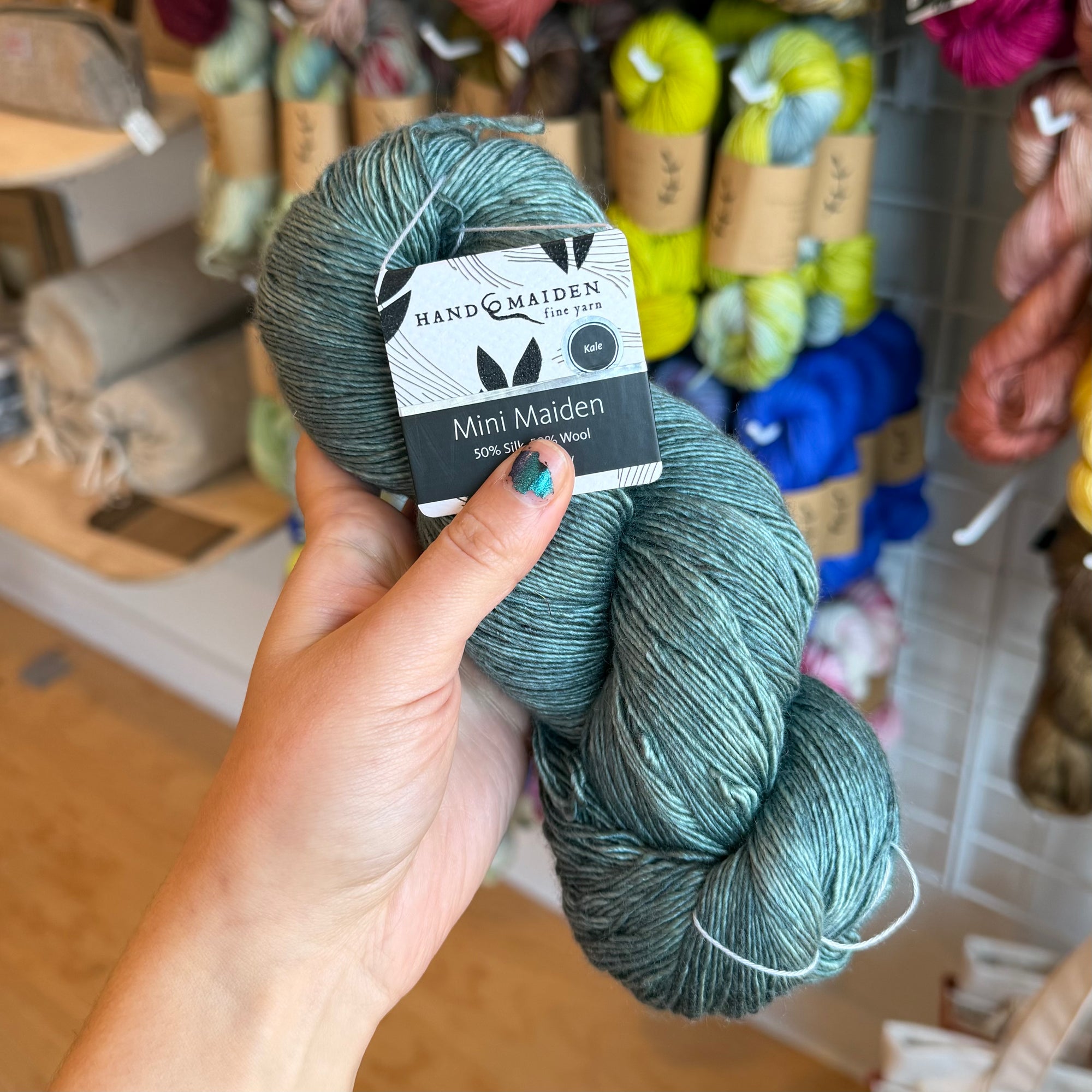 Mini Maiden | Handmaiden