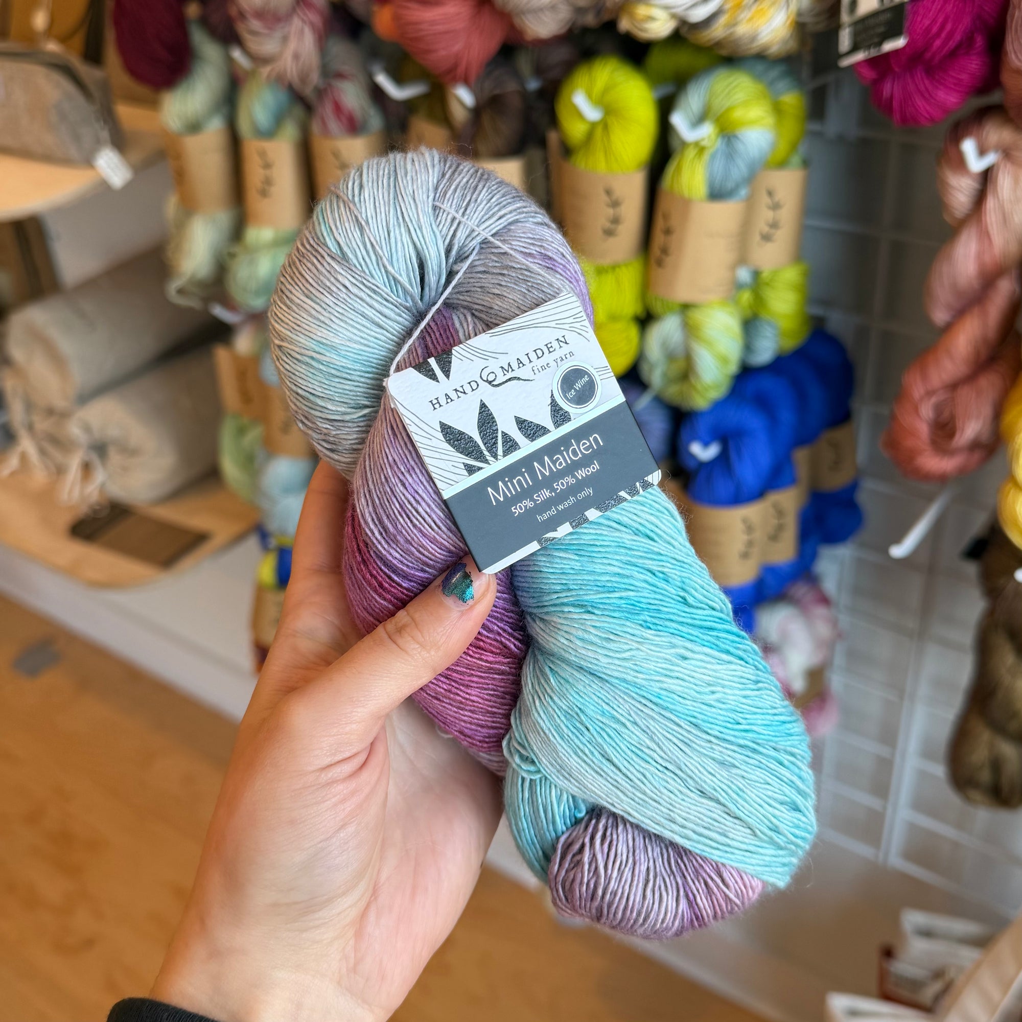 Mini Maiden | Handmaiden