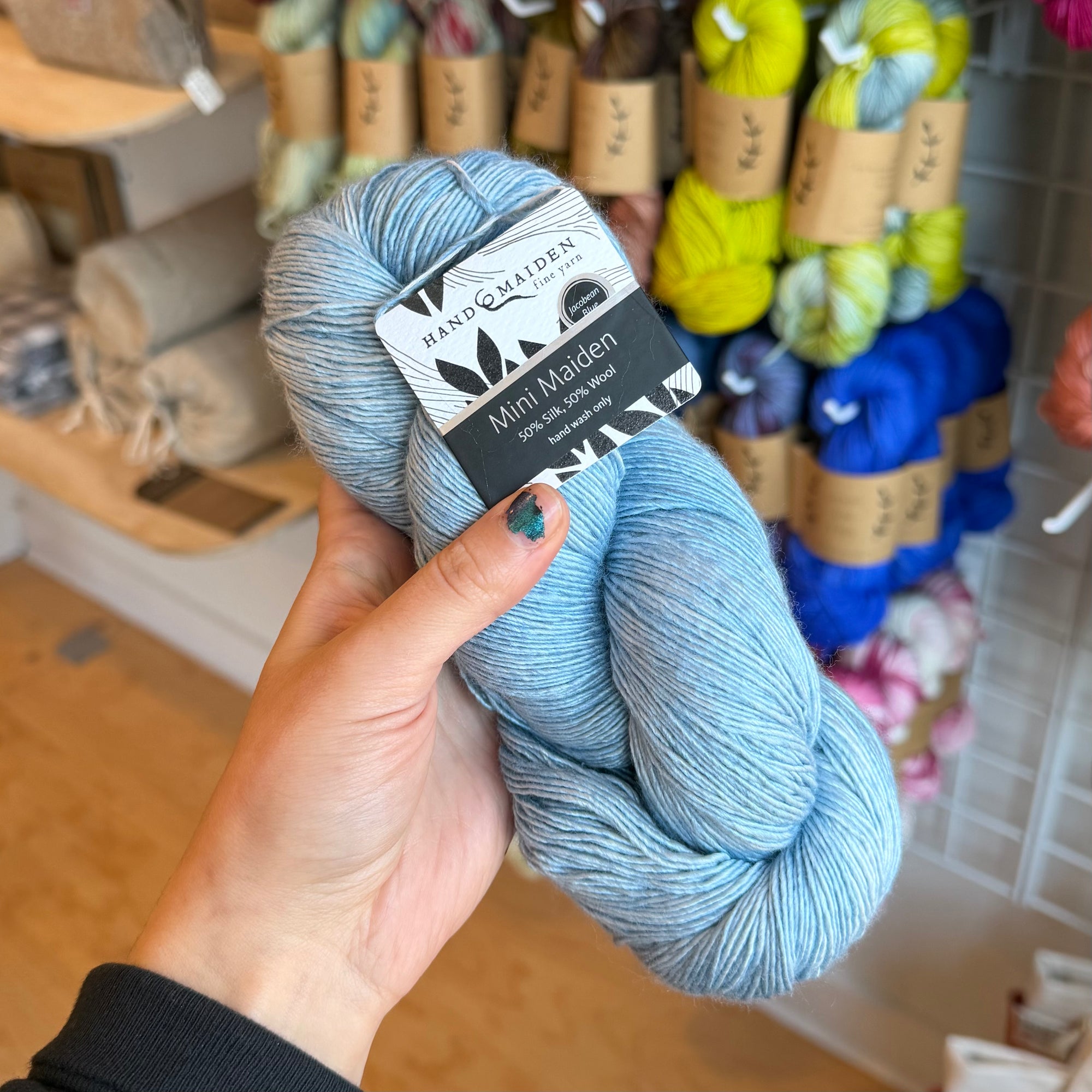 Mini Maiden | Handmaiden