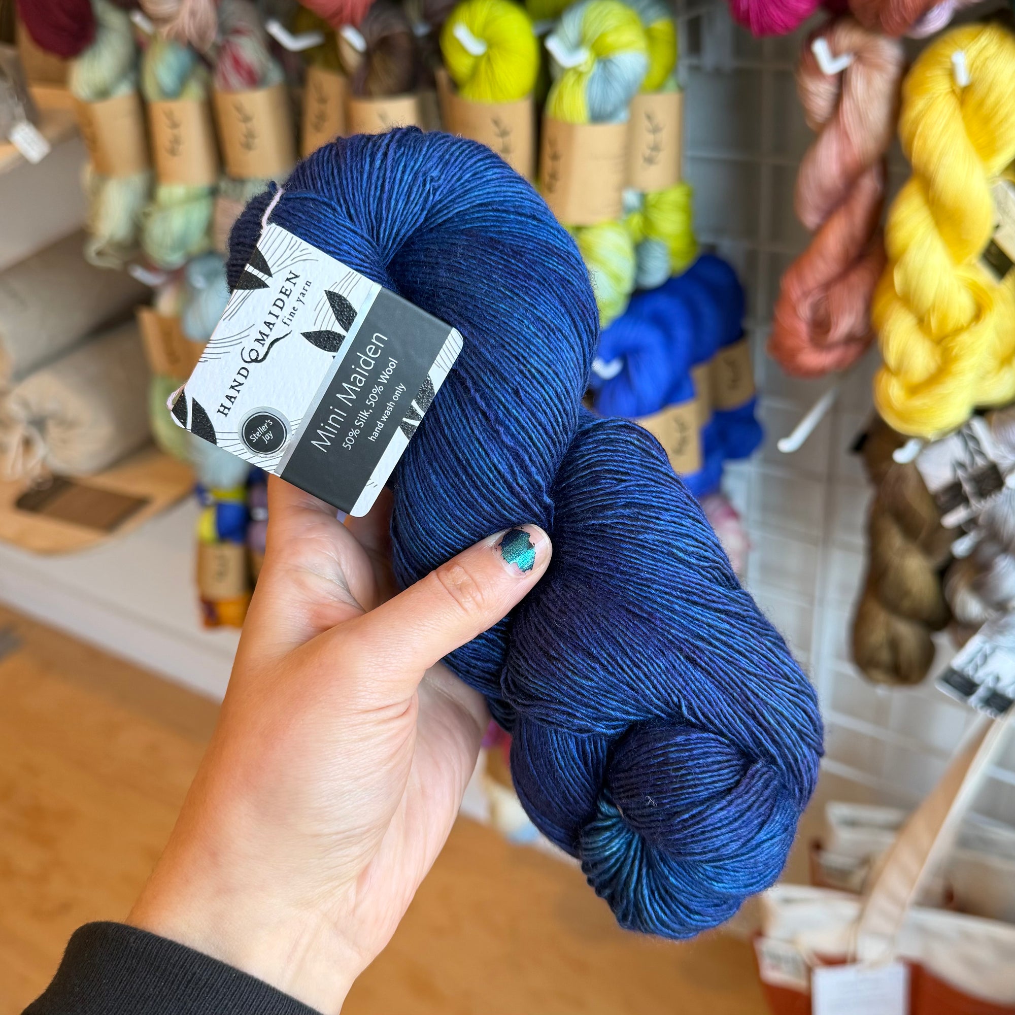 Mini Maiden | Handmaiden