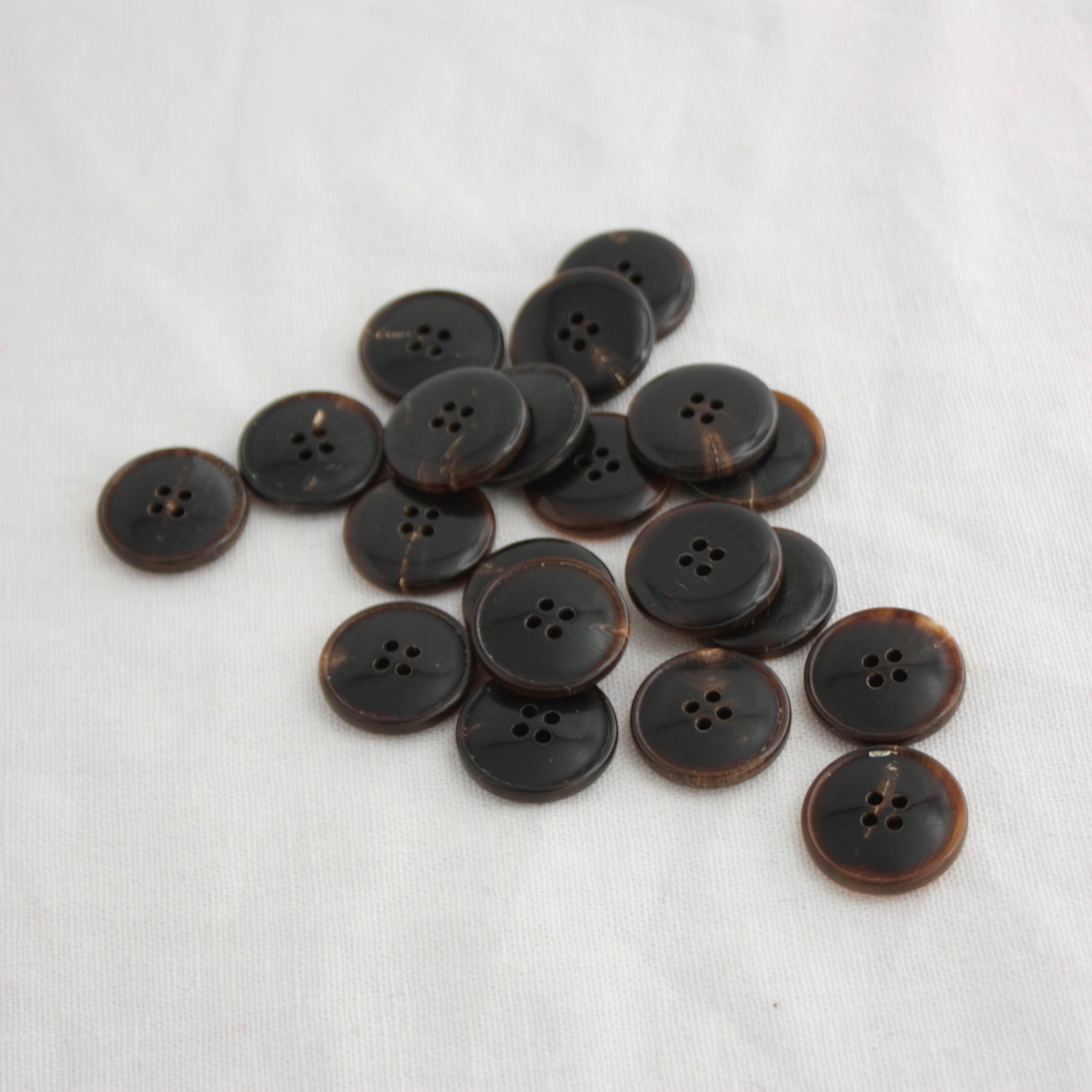Horn Buttons | Retrosaria
