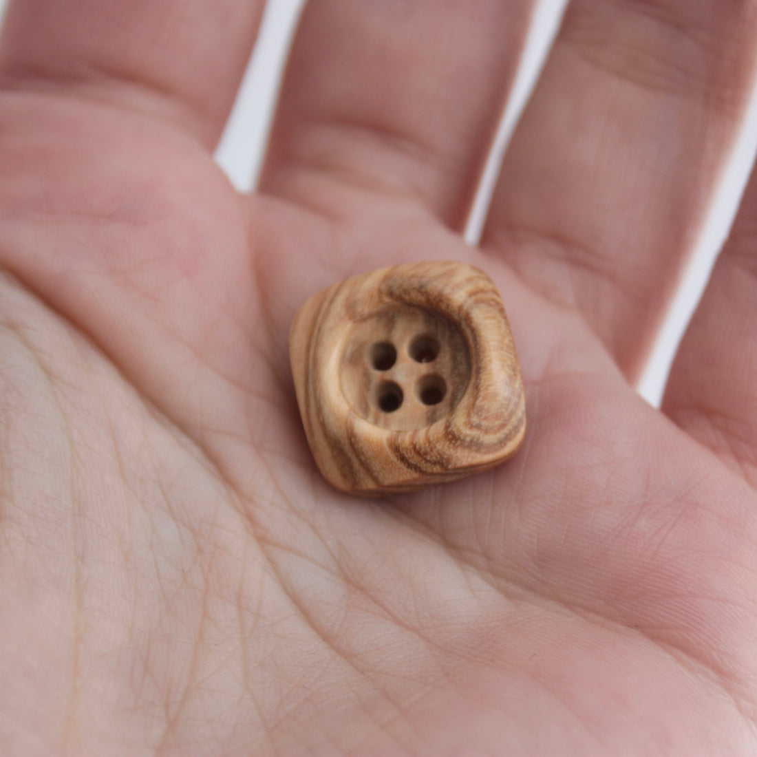 Wooden Buttons | Retrosaria