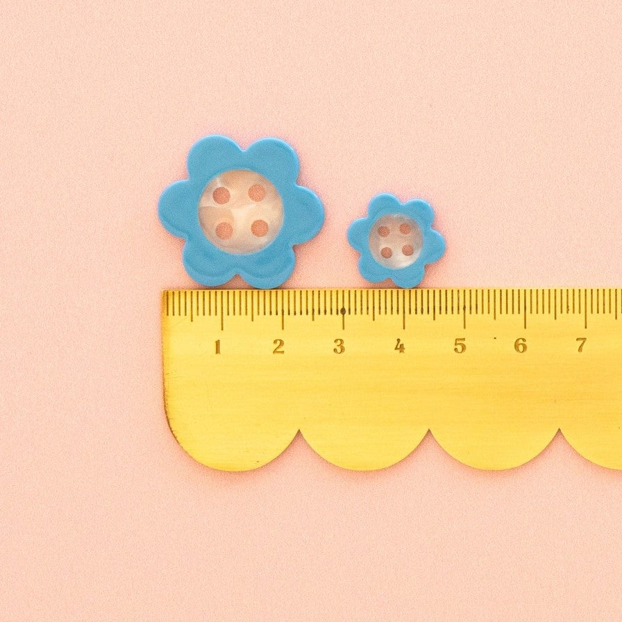 Blue Daisy Buttons